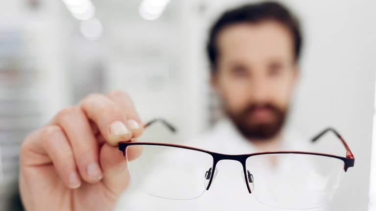 Wrong Glasses, Real Problems: The Hidden Risks of Inaccurate Power Prescriptions